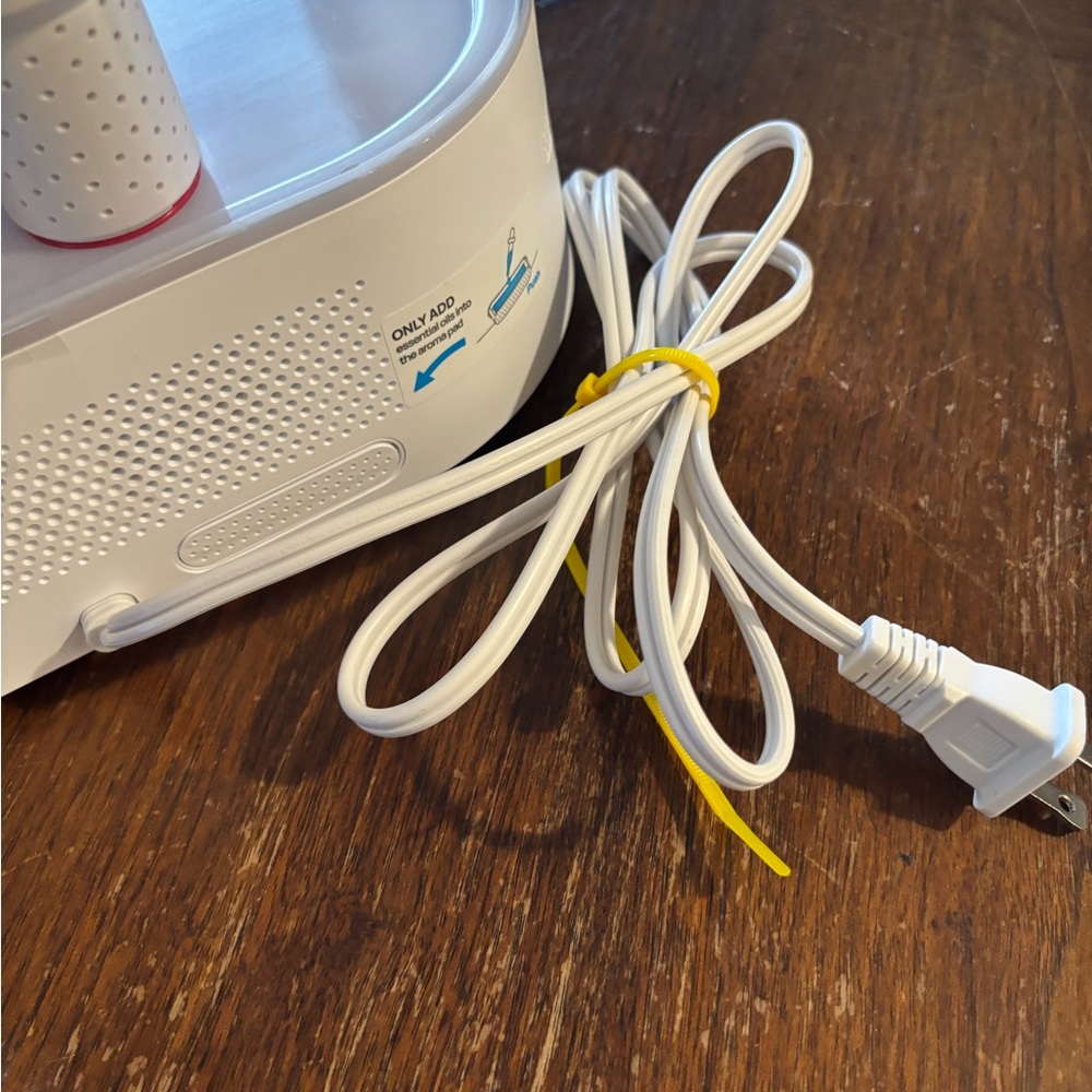 White Humidifier - Picture 3 of 9